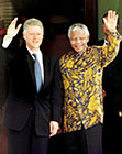 Nelson Mandela with Bill Clinton