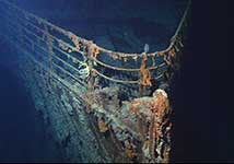 Titanic undersea bow wreck