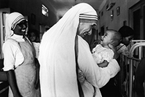 Mother Teresa with babies